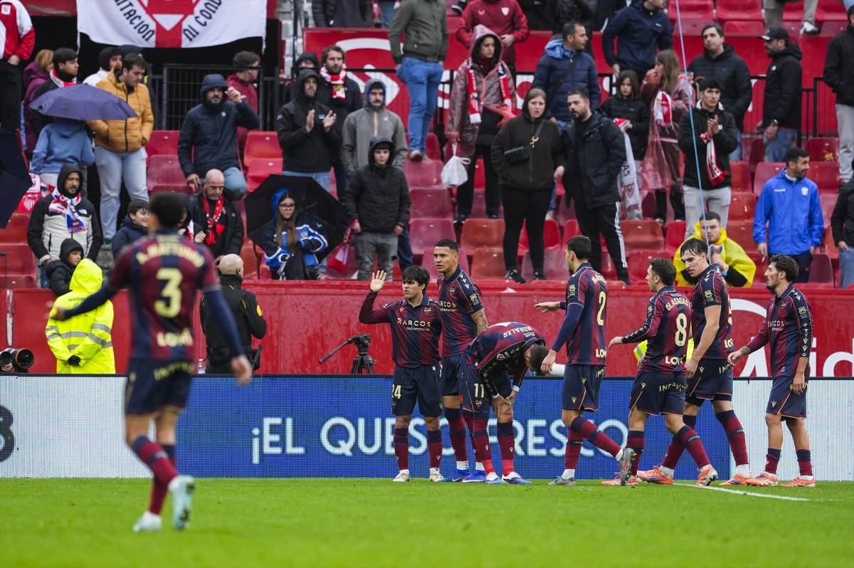 El Levante se aferra al efecto Castro y al cambio de año para estrenarse en casa