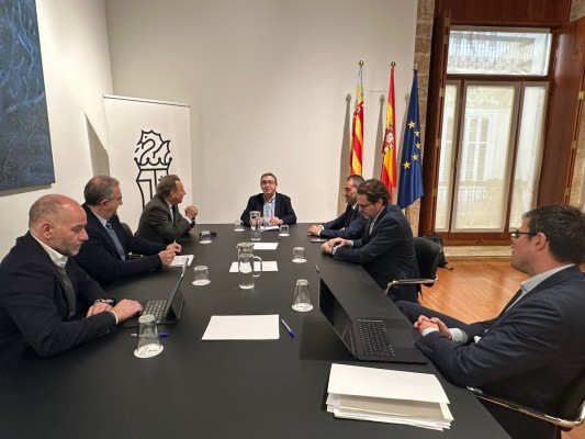 El Consell urge al Gobierno más apoyo a la cerámica ante el nuevo marco ambiental de la UE