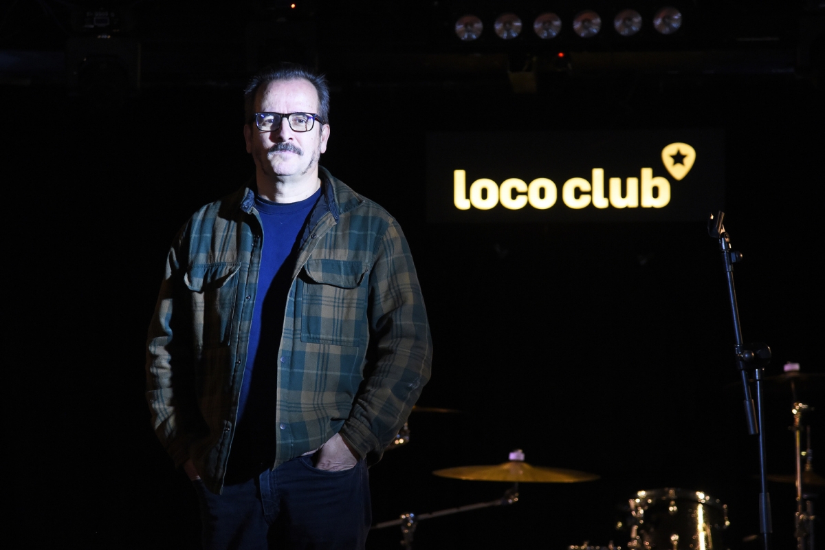 Lorenzo Melero, sobre el escenario del Loco Club.