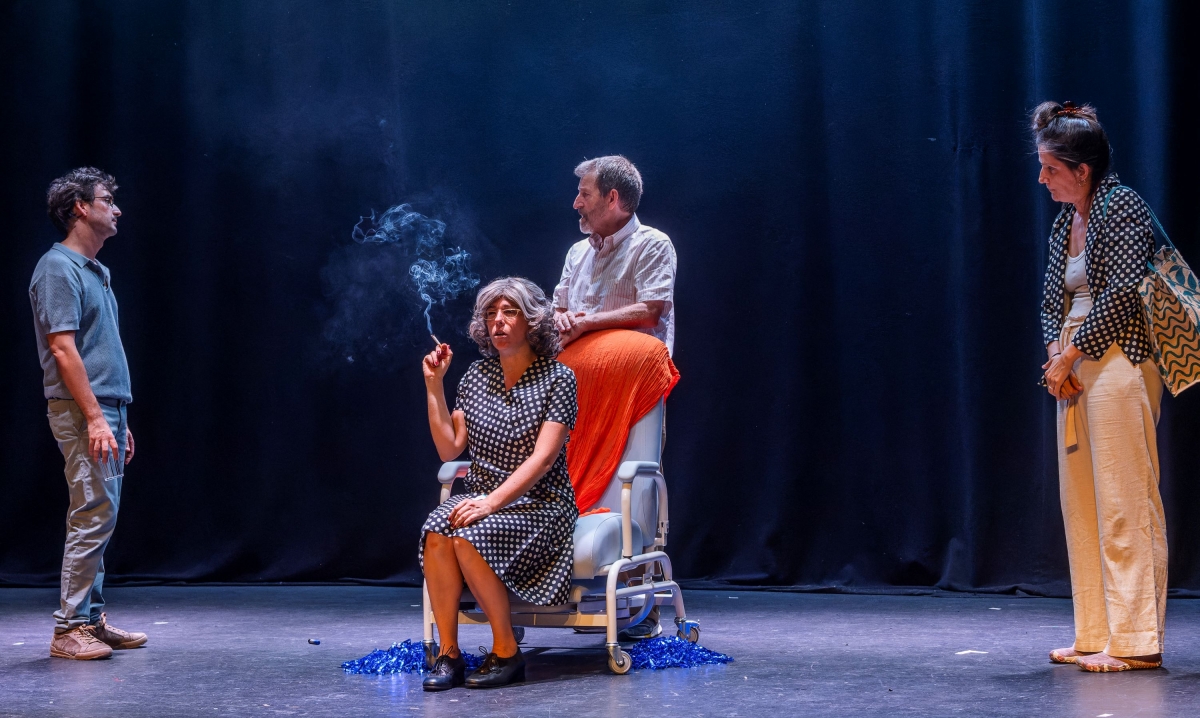 El Teatre Rialto abre 2026 con la comedia 'Canviarem bolquers segons el BOE'