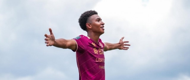 El Valencia Mestalla trabaja el fichaje de Kenay Myrie para el lateral derecho
