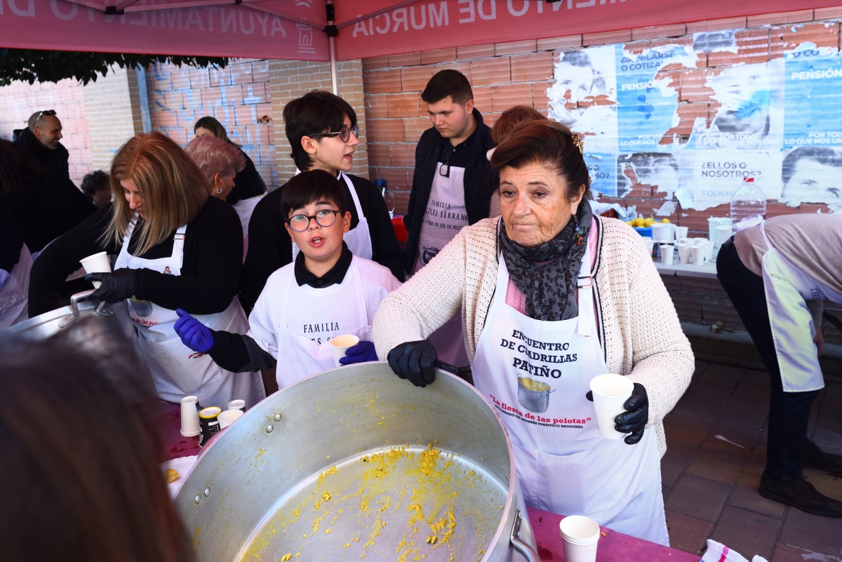 La mirada de un fotógrafo francés de 'las fiestas de las pelotas' de Patiño: Mathías Gómez expone en el Museo de la Ciudad de Murcia