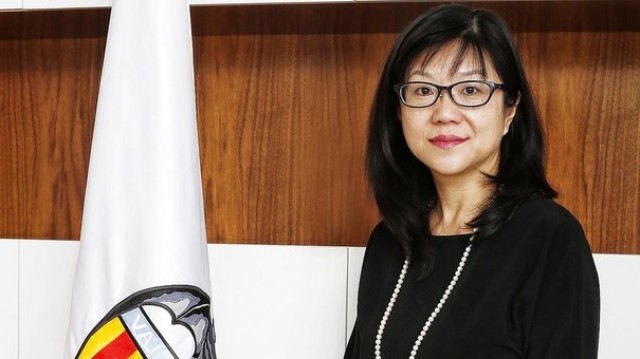 Felicitación de la presidenta del Valencia CF, Layhoon Chan, en la celebración del Nou d'Octubre