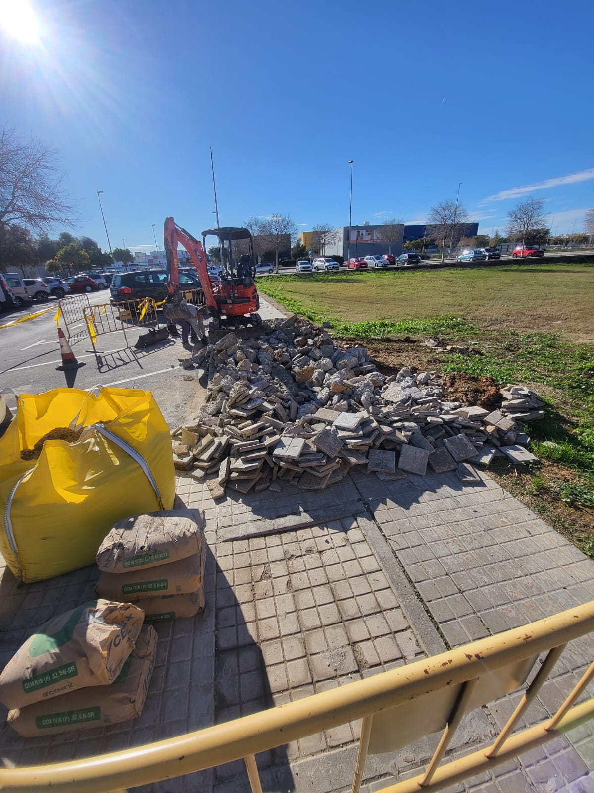 Alfafar inicia un plan para adecuar los solares del municipio como aparcamientos