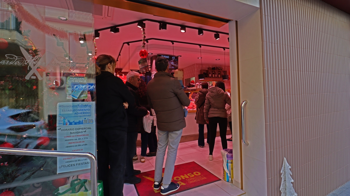 Benidorm aprueba el pago de la tercera y última remesa de bonos consumo, que asciende a cerca de 418.000 euros