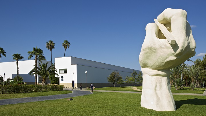 La UA invertirá 17 millones en reformar edificios y que estén listos antes del 50 aniversario 