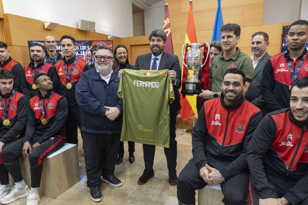 López Miras se rinde en elogios ante el Jimbee Cartagena: 