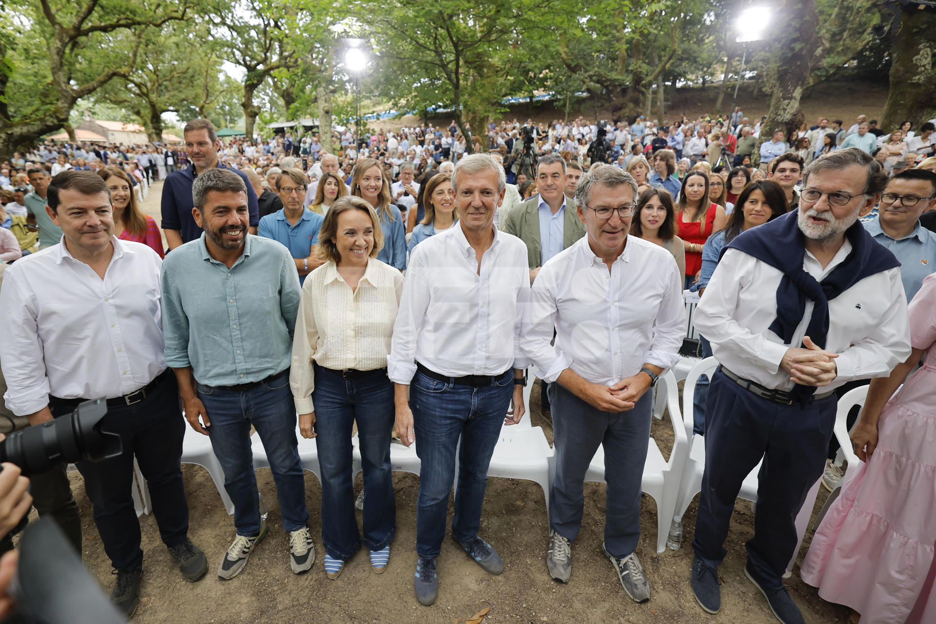 Mazón acompaña a Feijóo en el acto de inicio de curso del PP en Pontevedra
