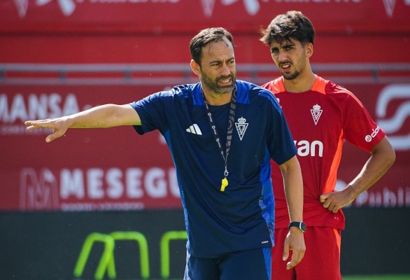 El Murcia, crecido por su buen inicio, se estrenará en casa ante un Yeclano que le llevará 