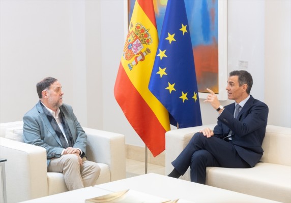 Sánchez solivianta a los presidentes autonómicos al pactar con ERC la financiación de todas las CCAA