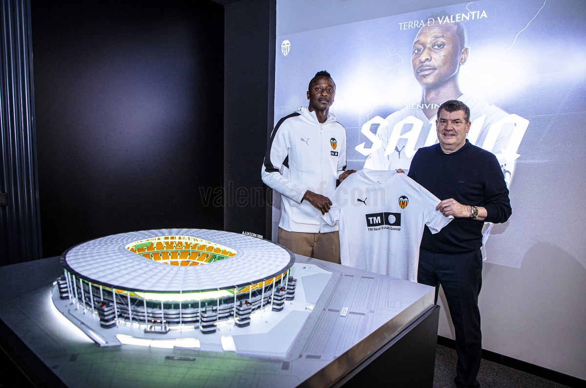 Oficial: Umar Sadiq vuelve al Valencia CF