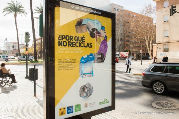 Cartagena renovará su imagen urbana y marquesinas mediante una concesión a 15 años