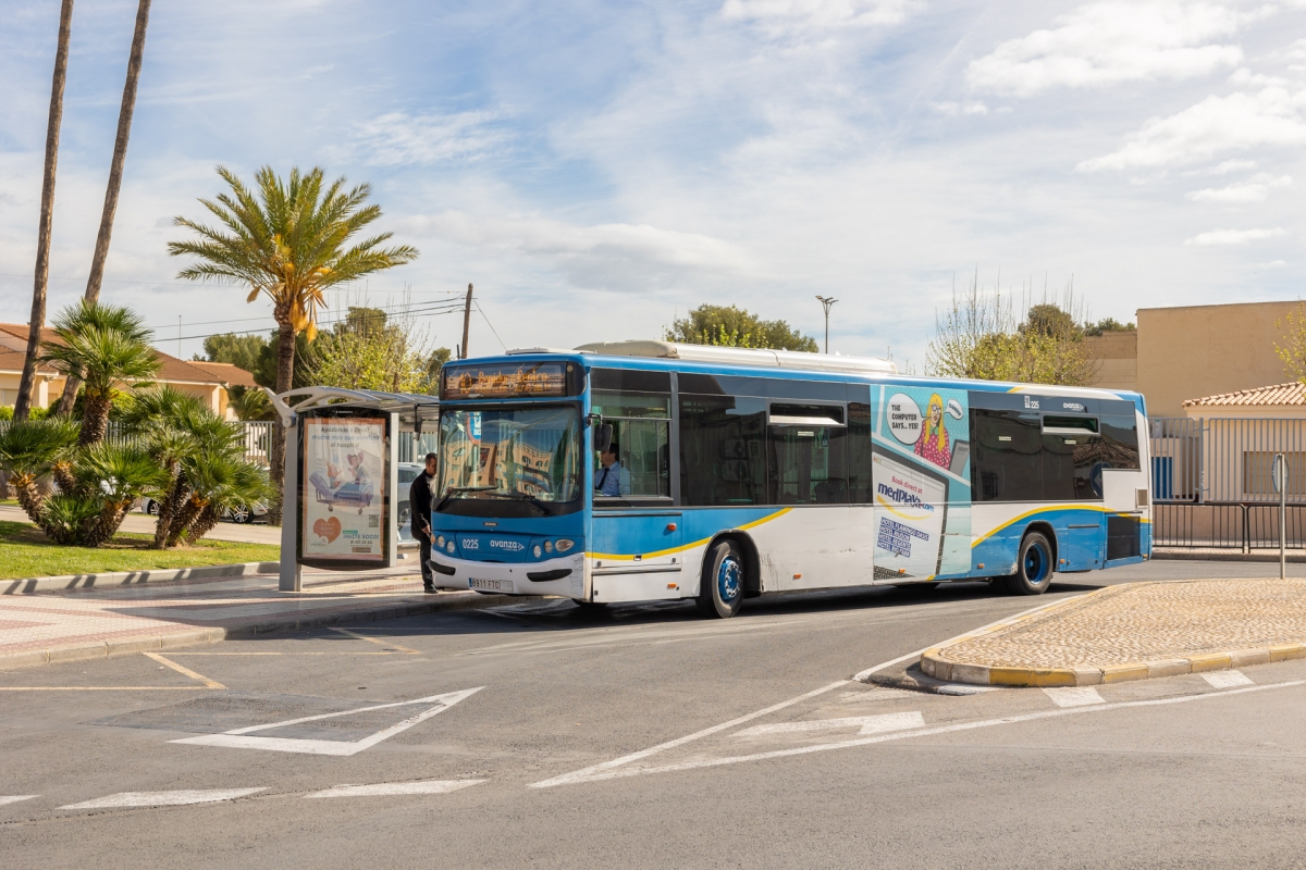 Año nuevo, itinerario nuevo: el autobús interurbano de la Marina Baixa actualiza sus rutas y precios