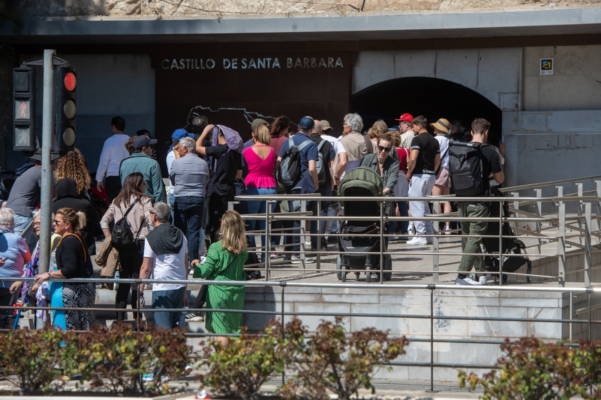 Alicante cierra el ascensor del Castillo de Santa Bárbara una semana para modernizar su maquinaria
