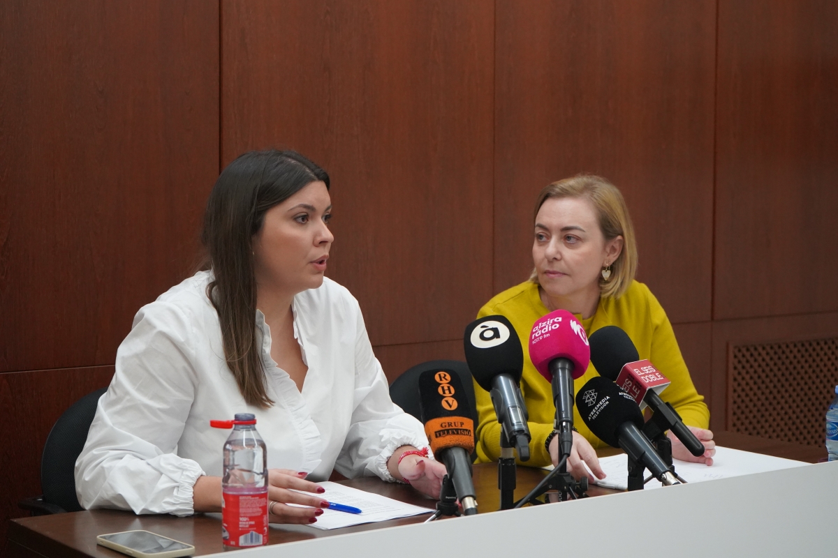 Mar Chordá y Natàlia Enguix en la rueda de prensa este viernes en Alzira.