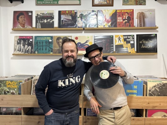En València las tiendas de discos abren: nace Watusi Records