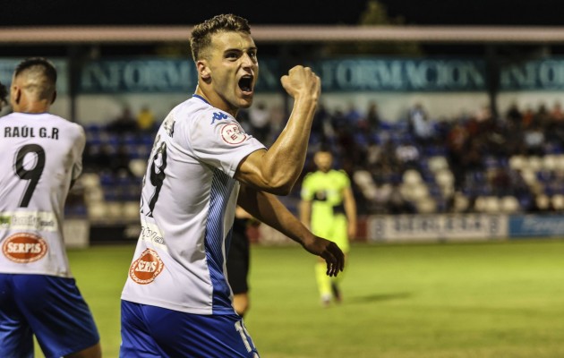El Murcia cierra el mercado de fichajes con la cesión de Raúl Alcaina, del Deportivo de La Coruña 
