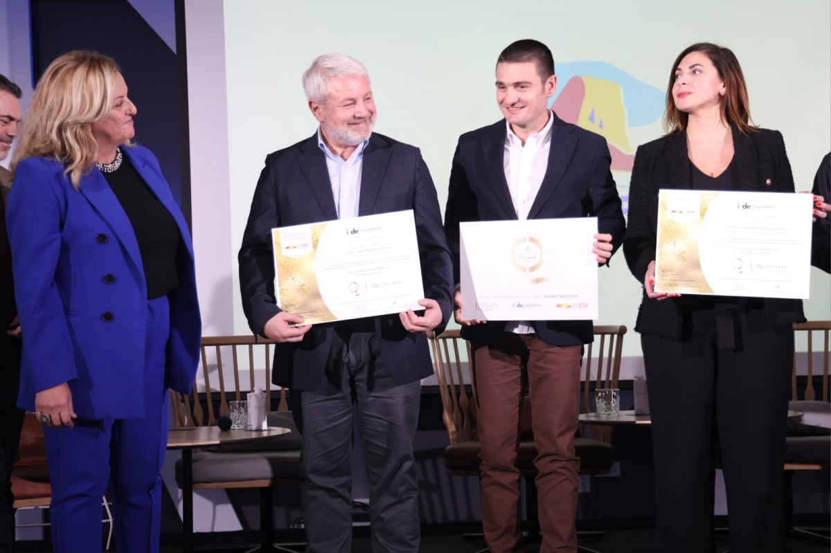 Ana Sala junto a Fernando Alcalá, Vicente Llorca y Silvia Monteiro.