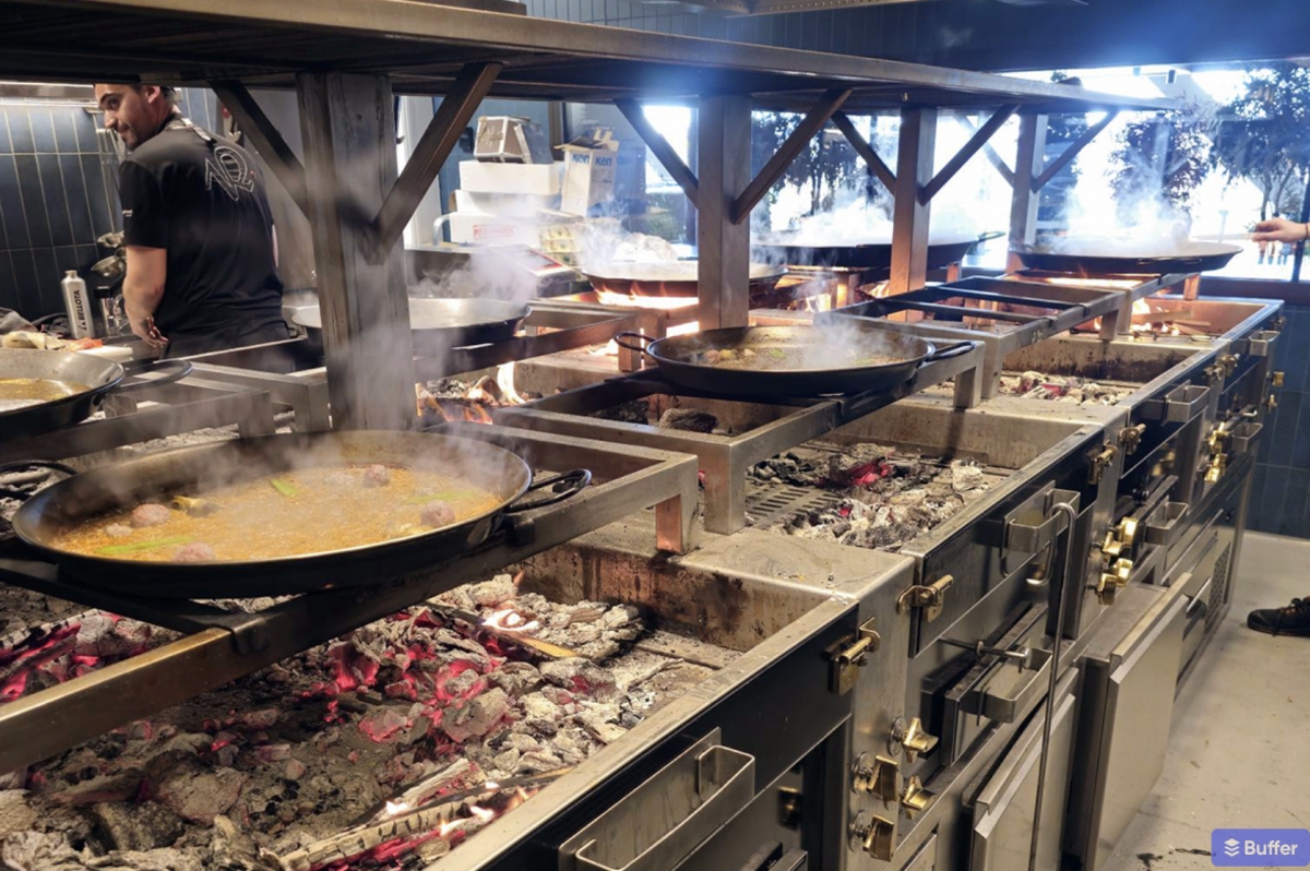 Los arroces de Poble Nou, a la altura del Roig Arena 