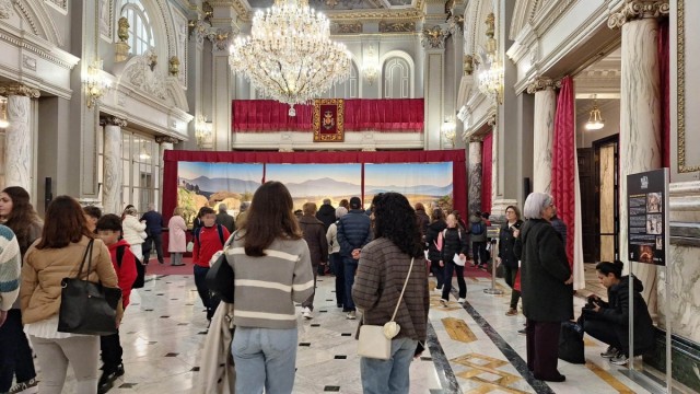 El belén del Salón de Cristal supera las 5.000 visitas en un solo día y bate récords