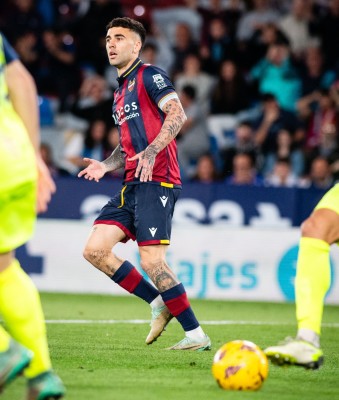 El Levante rescinde el contrato de Rober Ibáñez