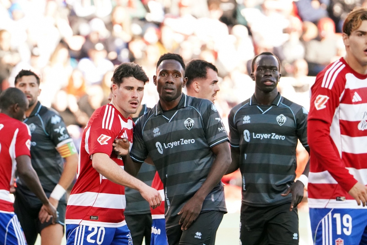 Matthys rescata un punto para el Castellón en Los Cármenes