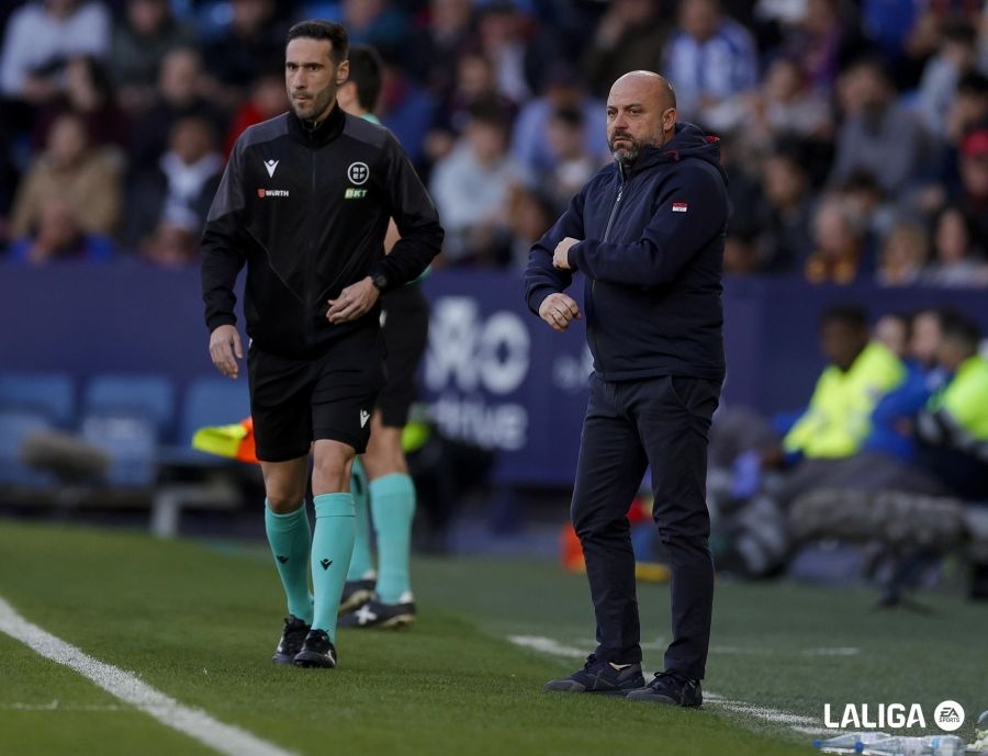 Manolo González: “El gol que hemos encajado es una auténtica vergüenza”