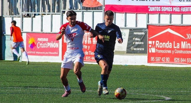 El Águilas conserva el liderato en Segunda RFEF y el UCAM, pese a perder, sigue en promoción