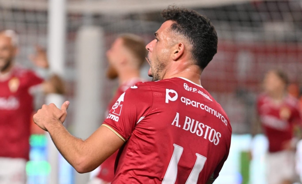 Al Murcia se le escapa el triunfo en los últimos instantes delante de 24.053 espectadores