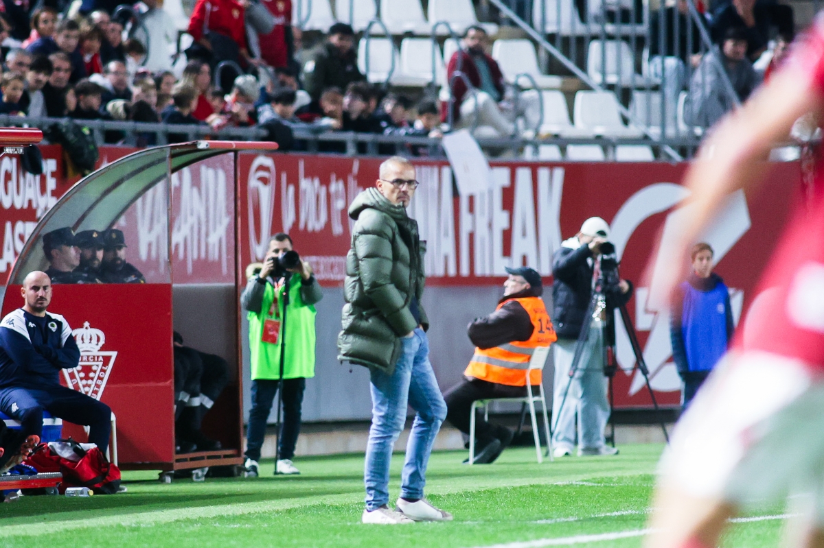 Company sigue las evoluciones de los suyos