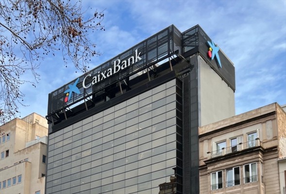 El Sepblac multa con más de 30 millones a CaixaBank por un caso heredado de Bankia