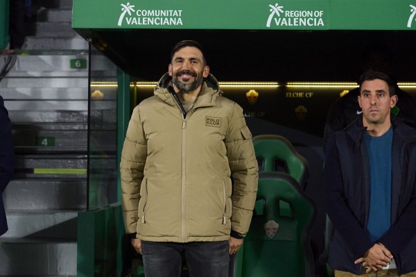 Con permiso de los lesionados, todo son sonrisas en el Elche CF