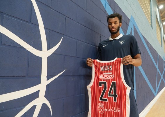 El ala pívot estadounidense Zach Hicks deja de ser jugador del UCAM Murcia CB