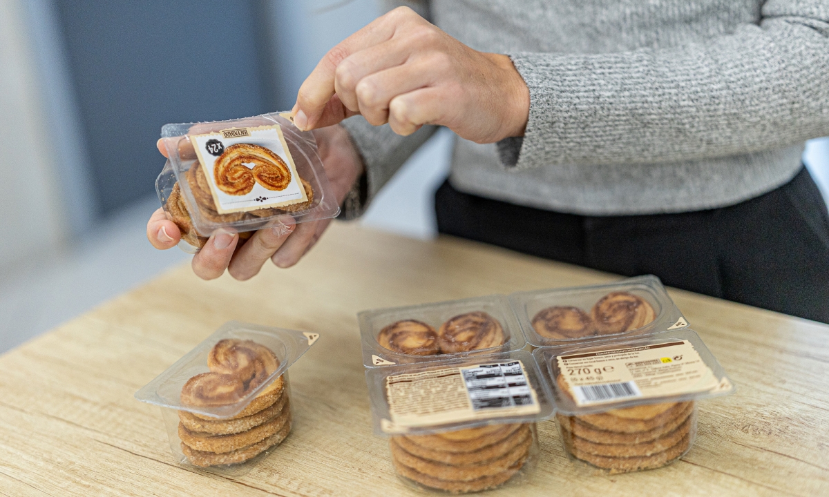 Mercadona innova al diseñar un envase por porciones para sus palmeritas de hojaldre.
