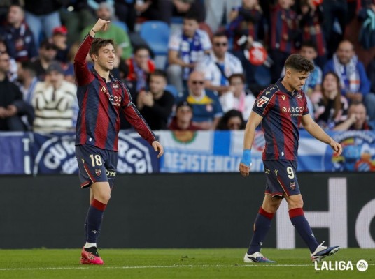Losada marca en 7 días dos goles, los mismos que en sus 29 anteriores choques en Primera