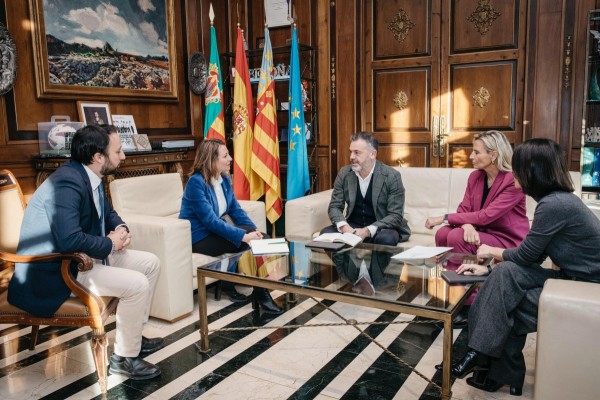 Del Hospital General a la ronda Oeste: Carrasco y el vicepresidente segundo del Consell abordan proyectos conjuntos