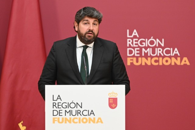 López Miras responderá a la oposición sobre Sabic, sanidad y homicidios en la primera sesión de control del año