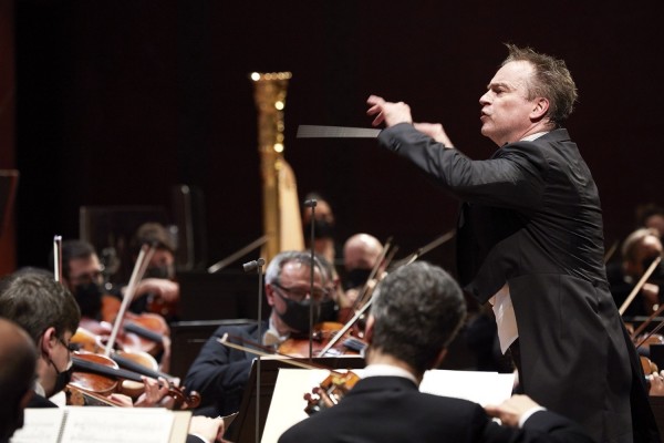 La JONDE regresa al Palau con la Quinta de Shostakóvich y la dirección de Jonathan Nott