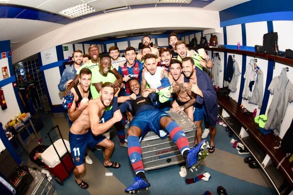 El Levante ganó en tres de sus dieciséis visitas al Bernabéu, donde bajó en 2022