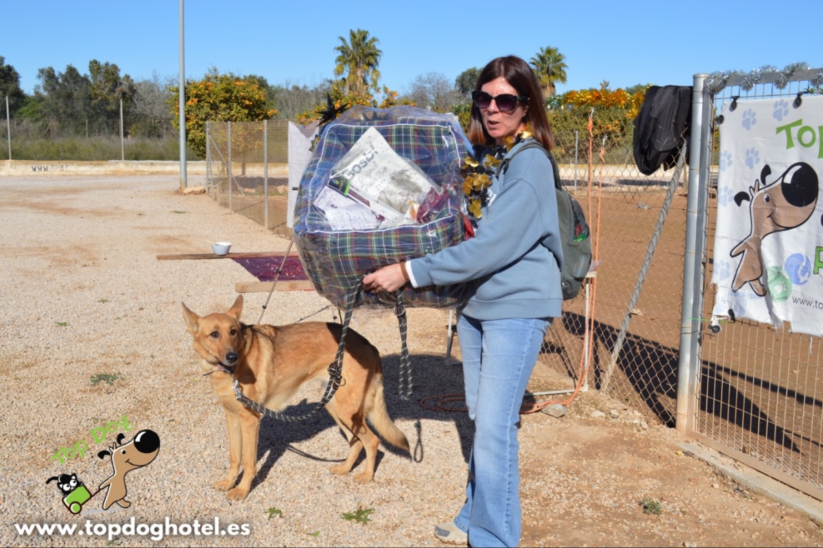 CANpanadas recauda cerca de 800 euros para animales sin hogar en Los Alcázares