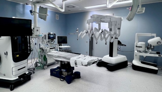 El Hospital Universitario Rey Juan Carlos, primer hospital público en incorporar el modelo más avanzado del robot Da Vinci
