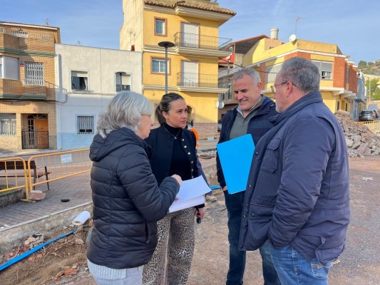 La Vall d'Uixó transforma por  170.000 euros la calle Balmes en una plaza peatonal con juegos de agua
