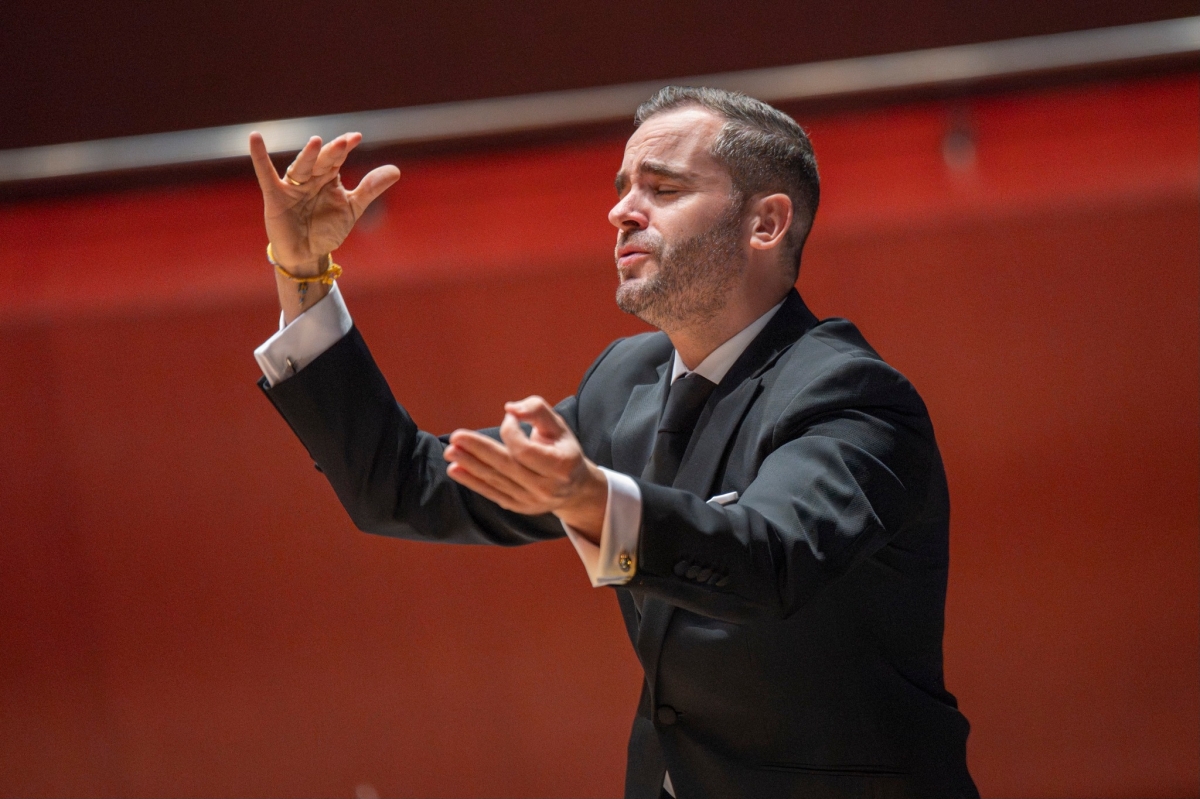 El vila-realense Josep Gil asume la dirección de la banda sinfónica de Buñol