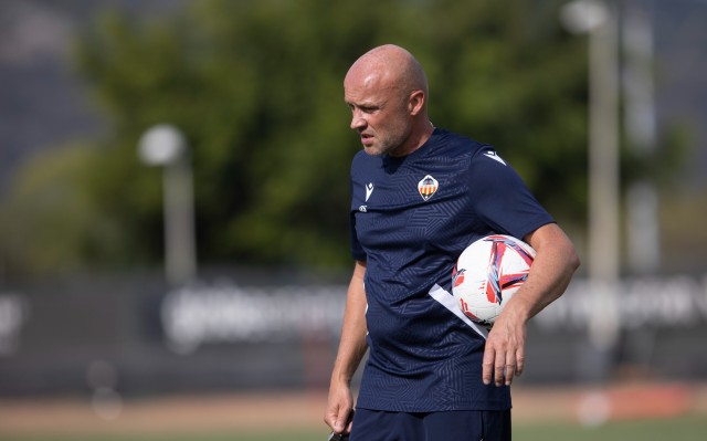 Schreuder: “Tenemos muchos jugadores que pueden marcar goles”