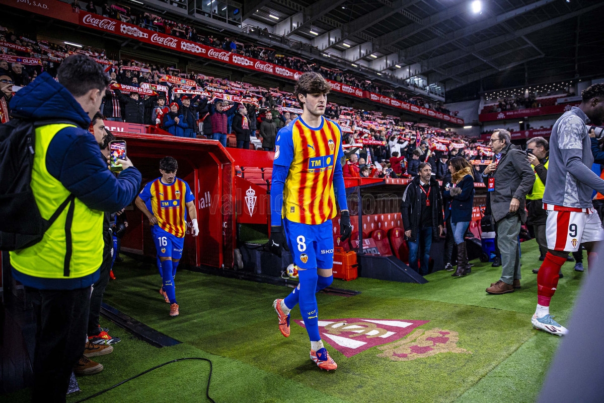 El Valencia CF quiere dar una tregua a su crisis con un billete para cuartos