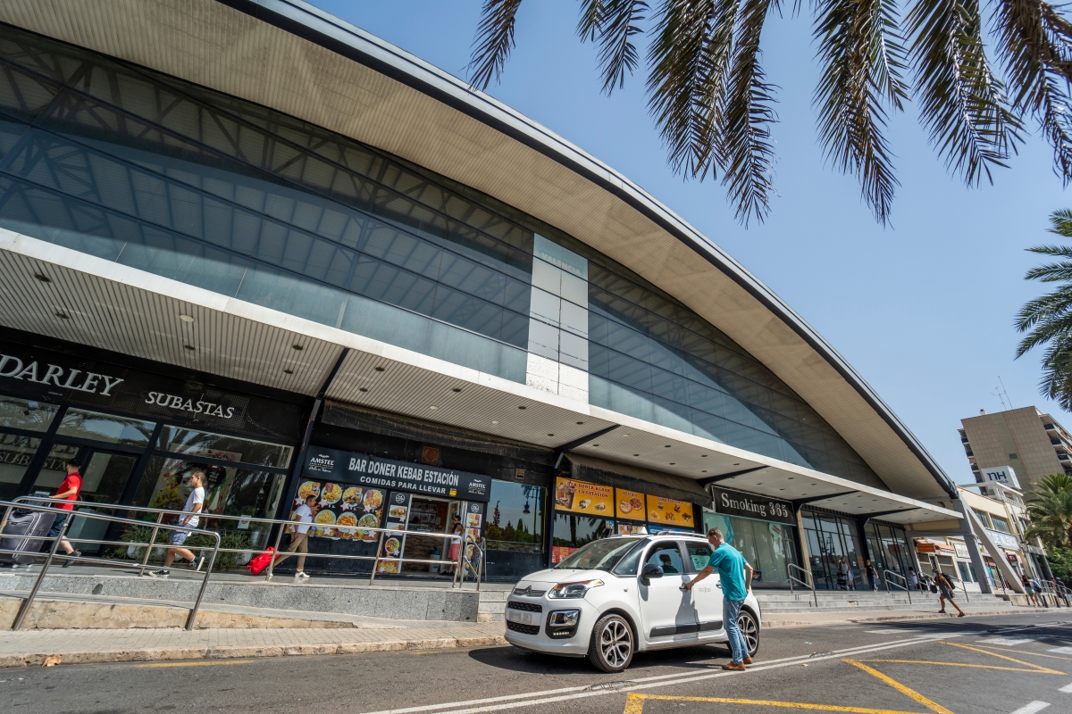 Del traslado al centro a moverla a las afueras: otro giro en el recurrente plan para reubicar la estación de autobuses de València