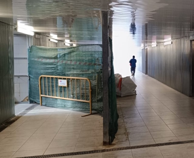 Mal olor, suciedad y falta de seguridad: Alfafar denuncia el estado del túnel de la estación de Adif