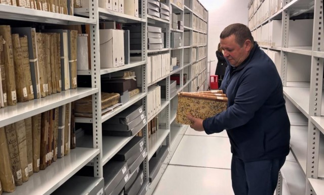 El Archivo Histórico de Elche recibe 19.000 euros de subvención para su digitalización y restauración
