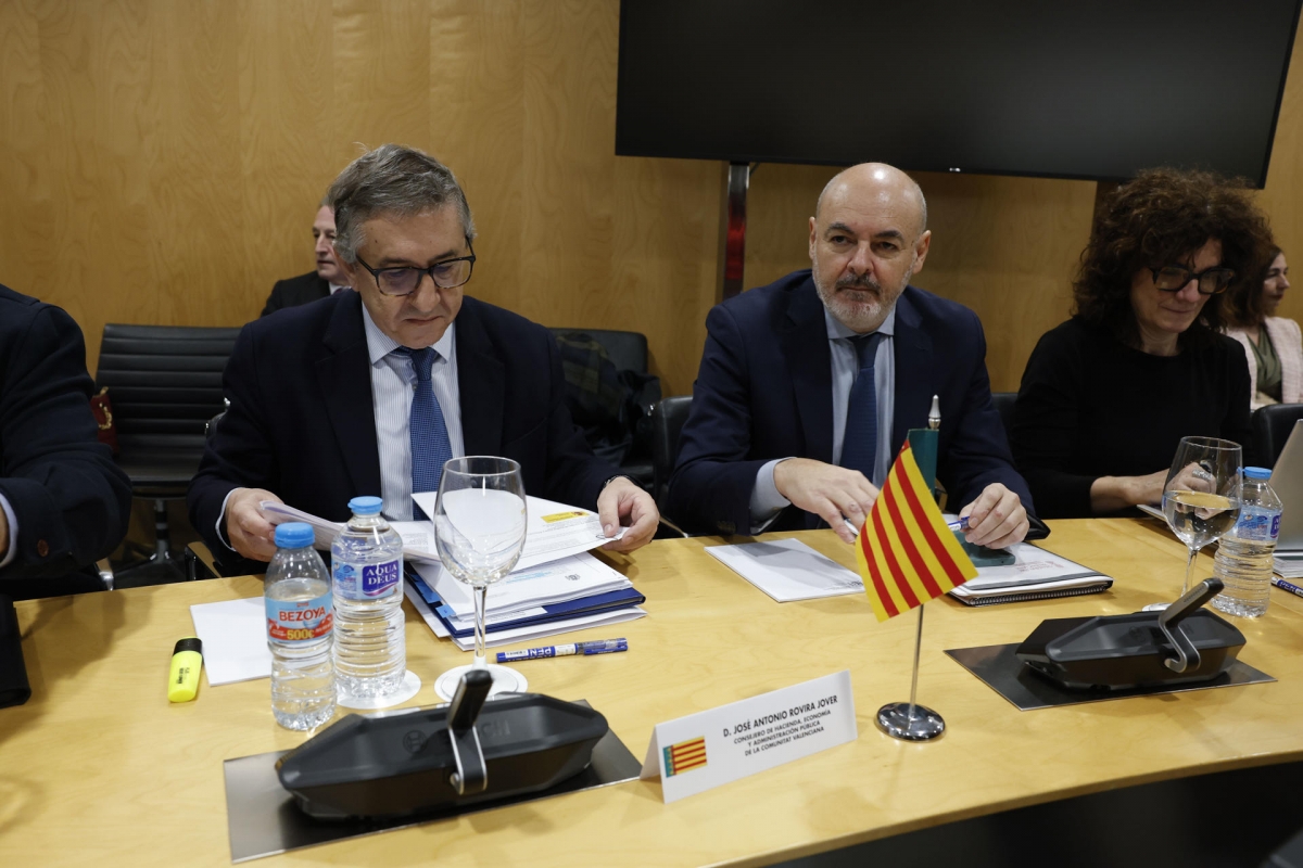 El conseller José Antonio Rovira y el secretario autonómico Eusebio Monzó, en la reunión de este miércoles.