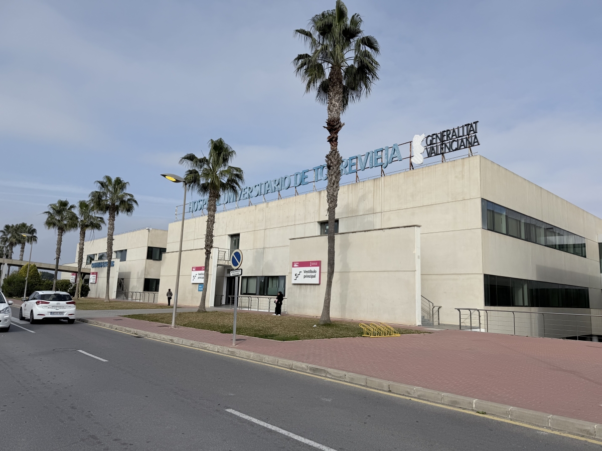 El Hospital de Torrevieja ampliará las Consultas Externas con módulos prefabricados tras años de saturación asistencial